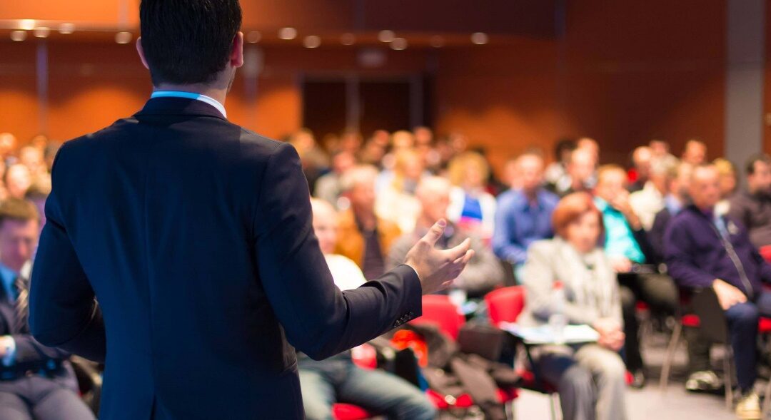 Estrategias para hablar en público y triunfar. “¿Cómo expresarte bien al hablar en público?”